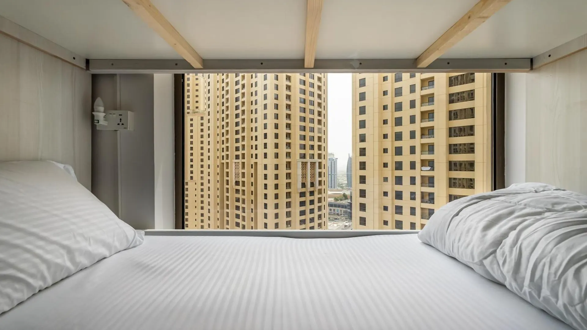 Yousleep Hostel - Beach View - 5 Min From Metro Dubai