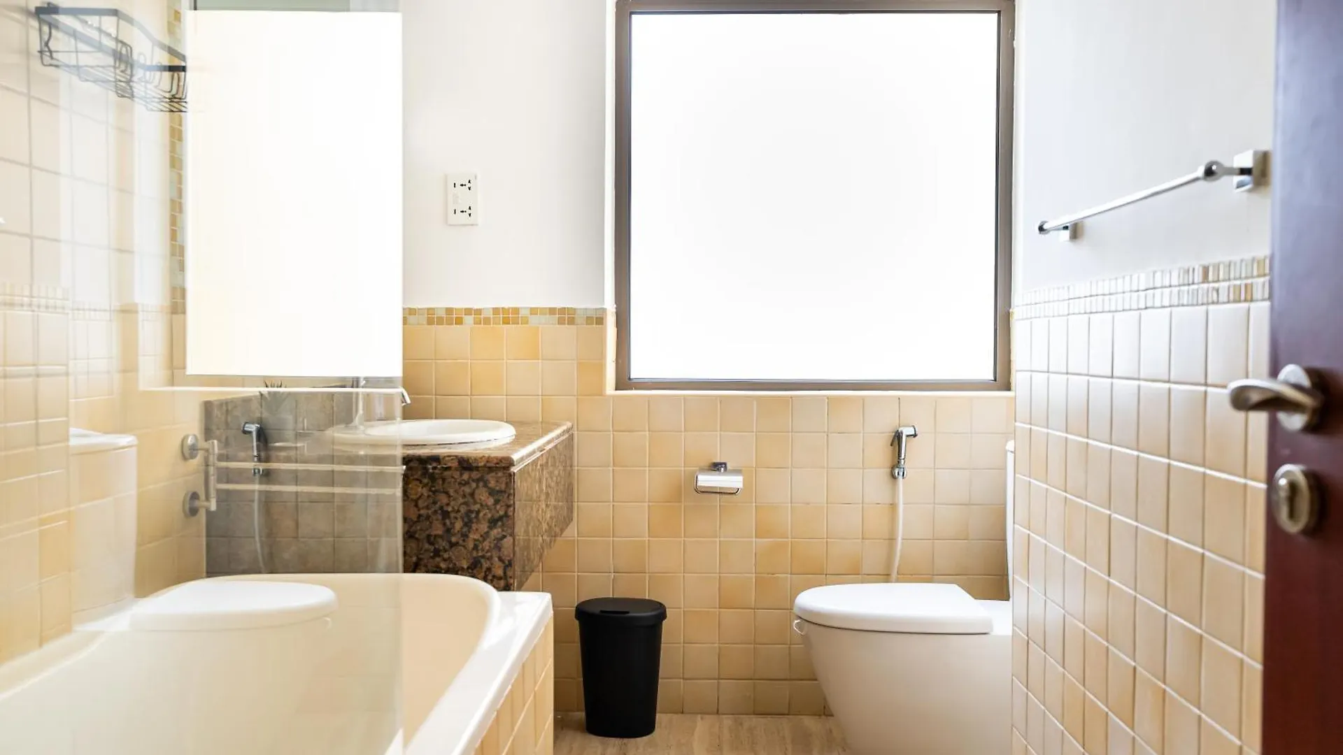 Yousleep Hostel - Beach View - 5 Min From Metro Dubai 0*,  United Arab Emirates