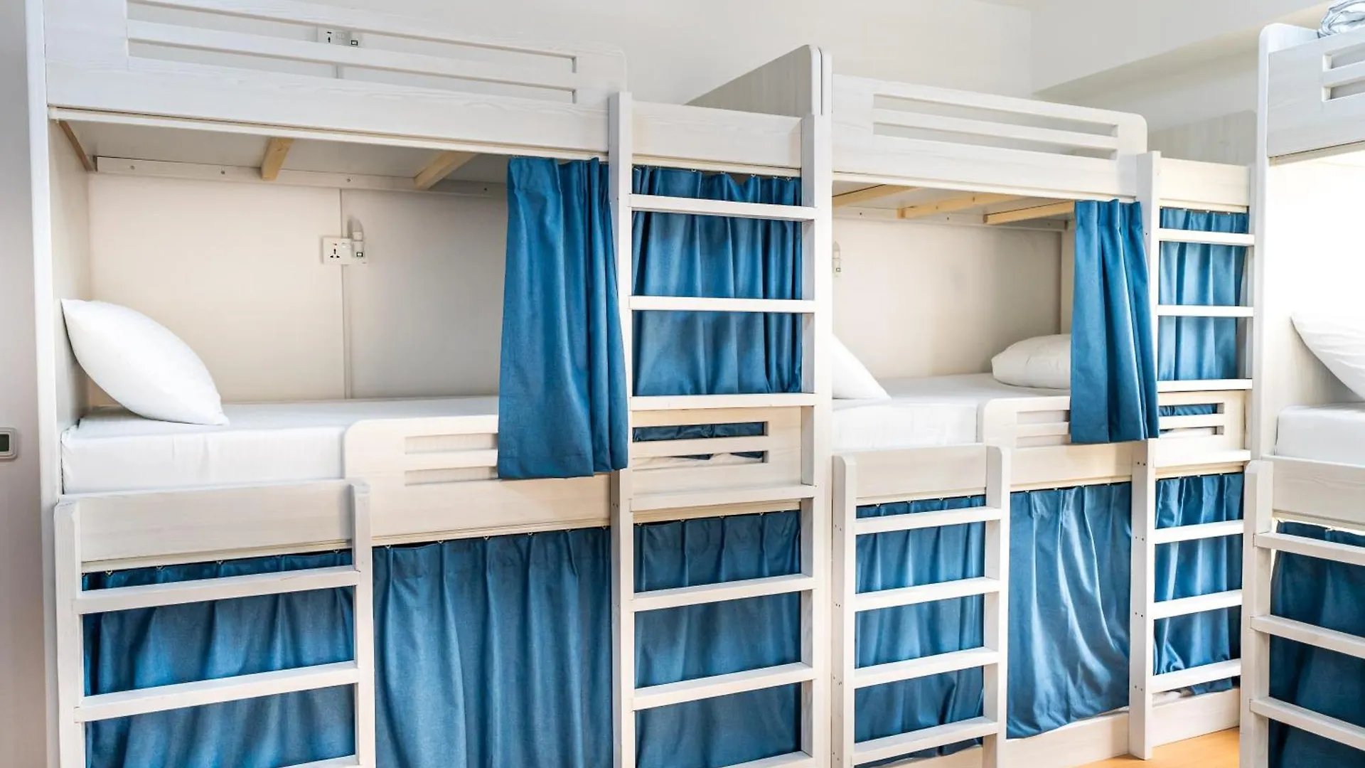 Yousleep Hostel - Beach View - 5 Min From Metro Dubai
