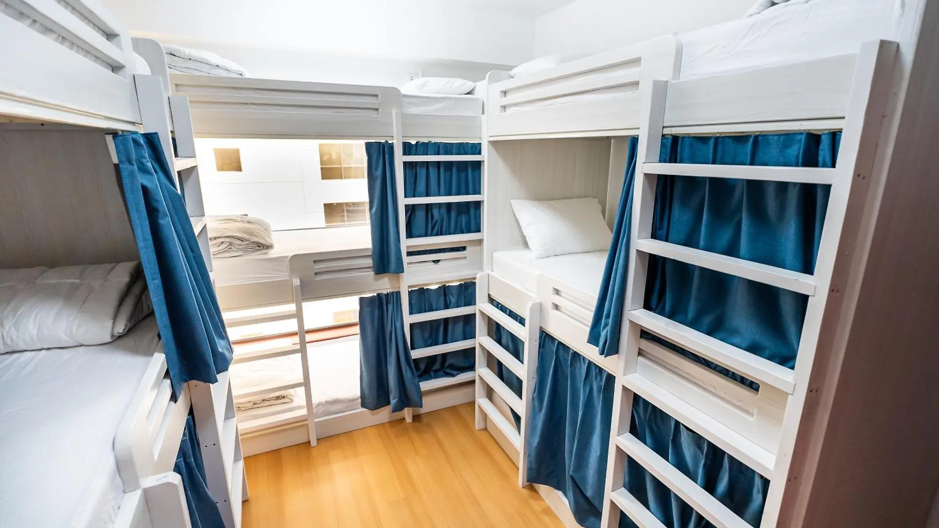 Yousleep Hostel - Beach View - 5 Min From Metro Dubai